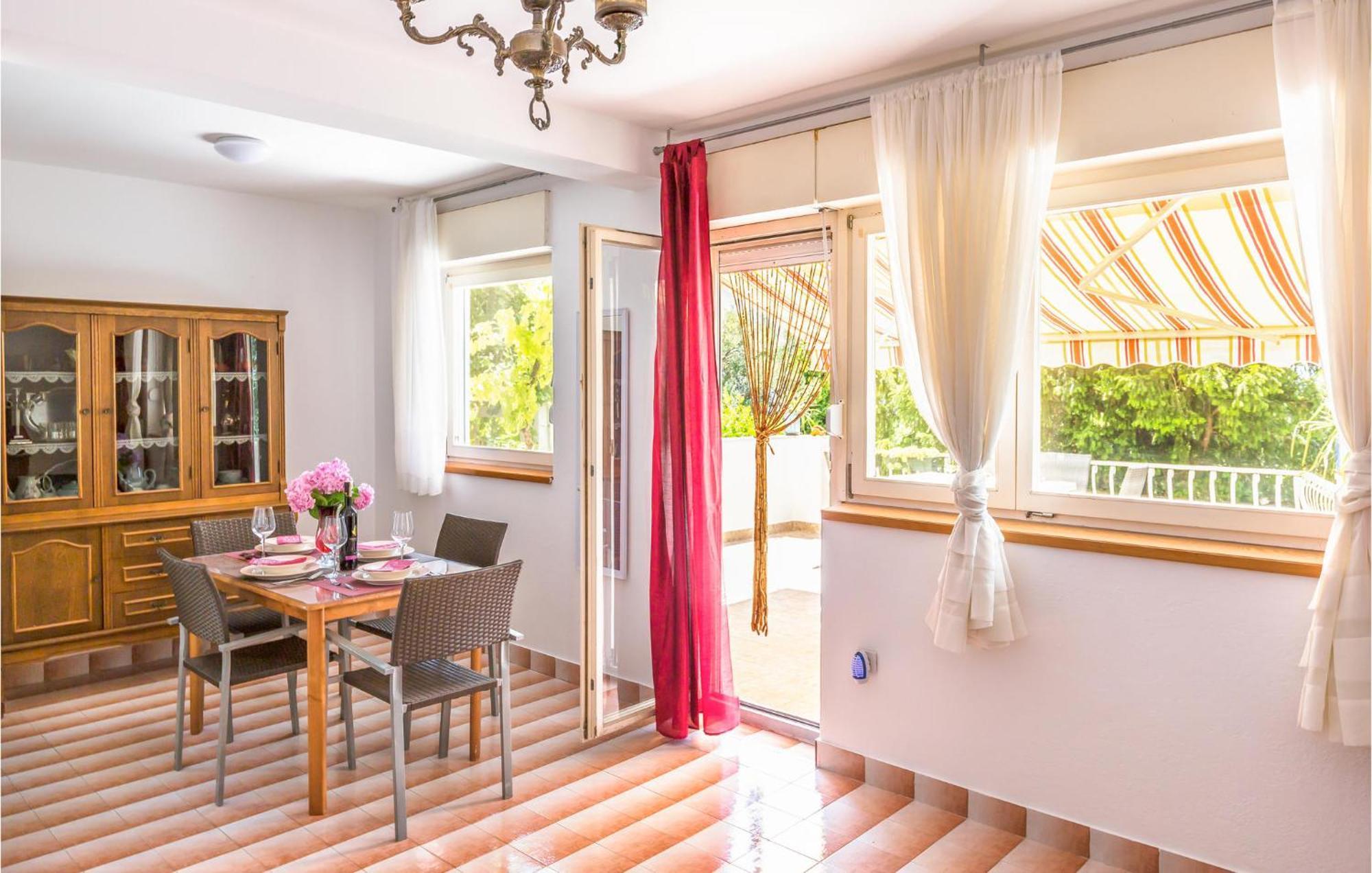 Nice Apartment In Tucepi With Wifi ภายนอก รูปภาพ