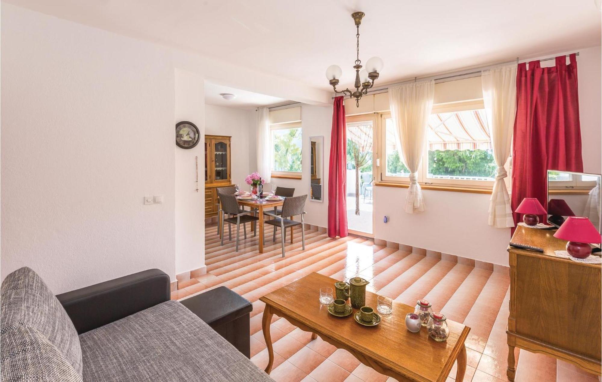 Nice Apartment In Tucepi With Wifi ภายนอก รูปภาพ