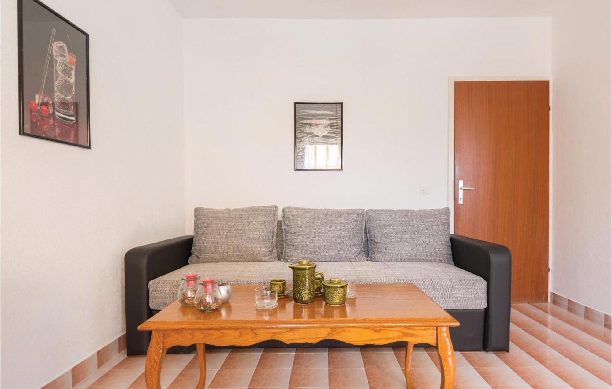 Nice Apartment In Tucepi With Wifi ภายนอก รูปภาพ